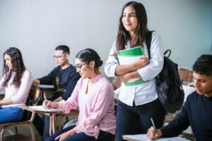 Understanding How Technology Makes Studying Abroad Easier in the Year 2025