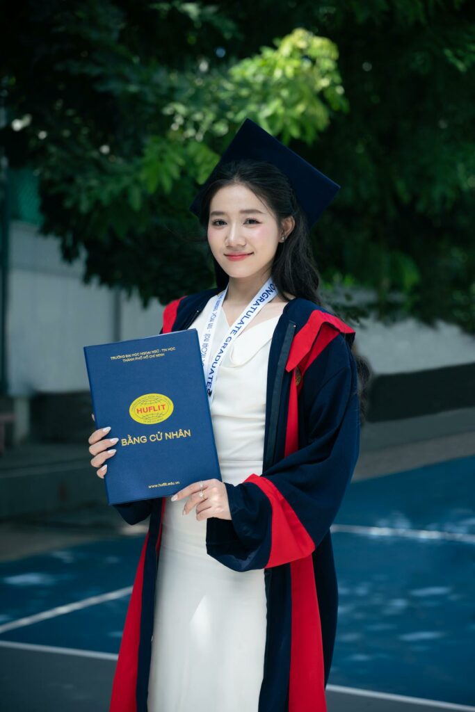 What Universities Are Doing to Adapt to Lifelong Learning Through the Use of Micro-Credentials and Short Course Studies